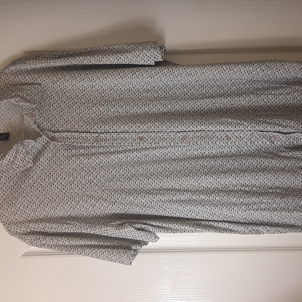 Inc button down